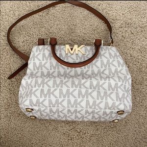 Classic MK purse!